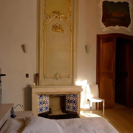 Luxury Two Bedroom In Apt, The Heart Of The Luberon Apartment *